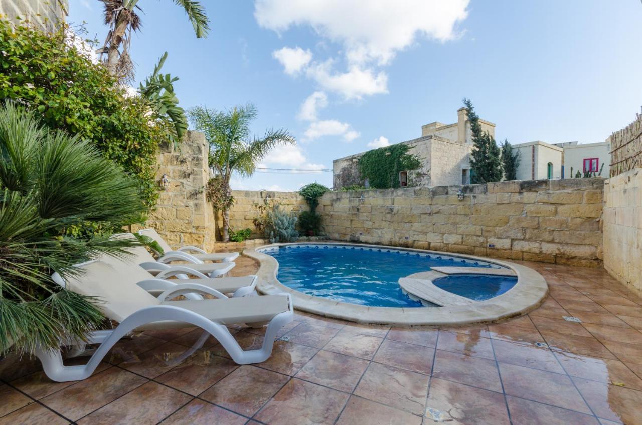 Il-Wileġ Bed&Breakfast Qala Esterno foto